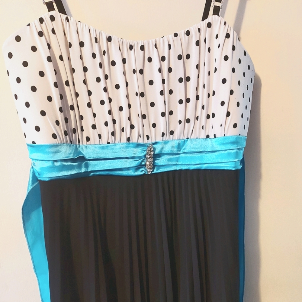 Pleated knee length empire waist dress 3X